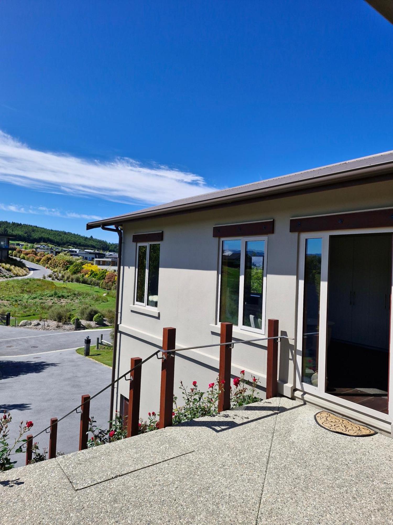Studio Nestled In Ridgecrest Wanaka Exterior foto